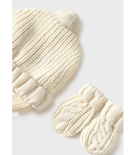 CONJUNTO GORRO  Y MANOPLAS TRICOT  RECIEN NACIDO MARCA MAYORAL