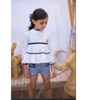 CONJUNTO NIÑA COMPUESTOS DOS PIEZAS CAMISA PISOS RAYAS BLANCAS Y SHORT PATA DE GALLOS MARCA MON PETIT BONBON